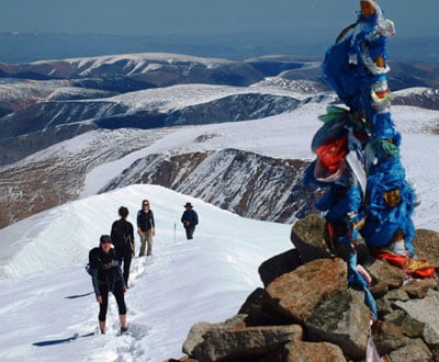 tavan bogd trek